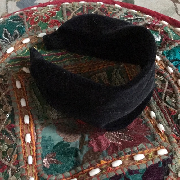 Doen  Black Velvet Headband - Picture 1 of 2